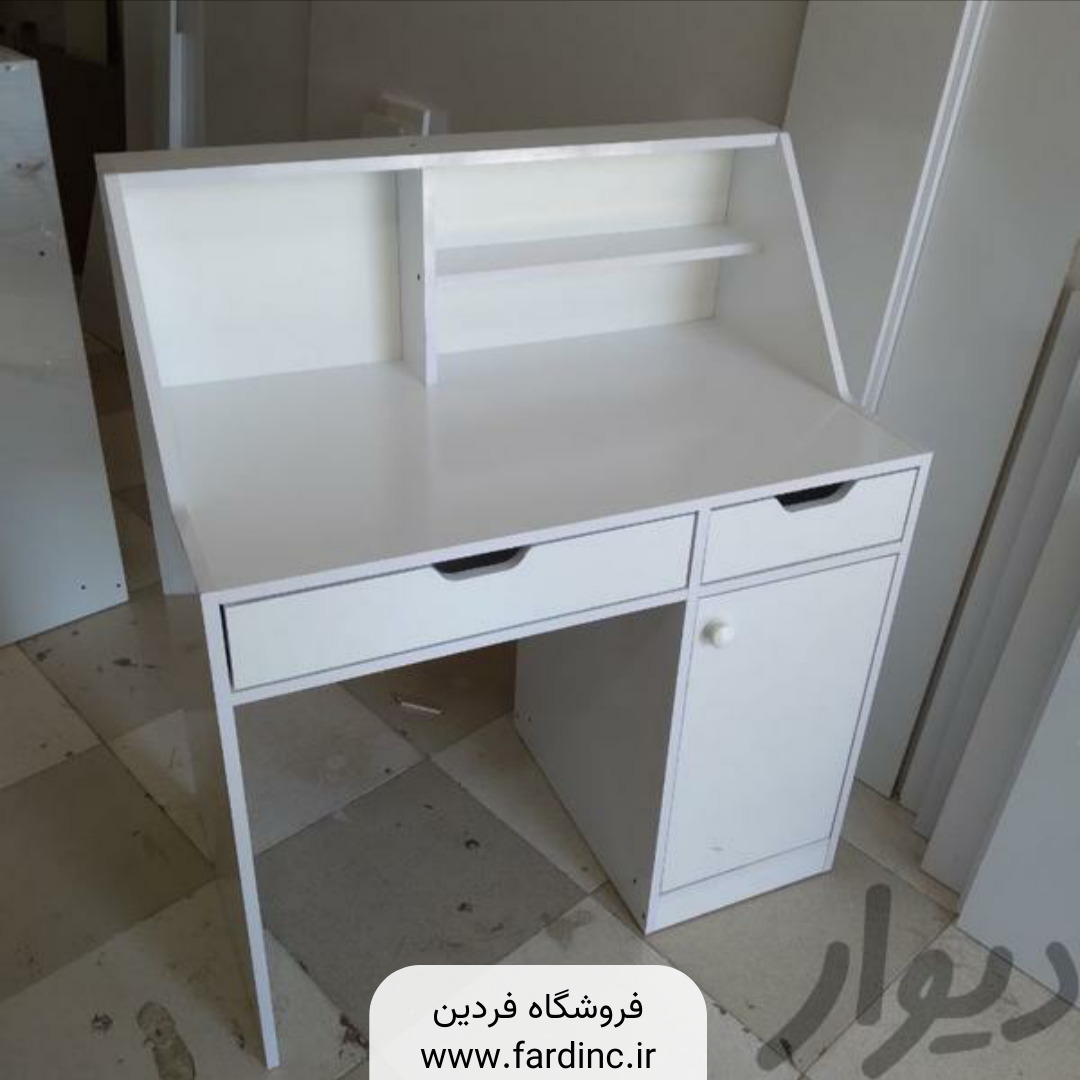 Gray Minimalist Watch Product Instagram Post (1) میز تحریر مدل مروارید - Image 1